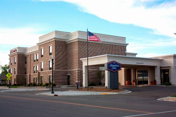 Hampton Inn By Hilton Burlington image 1