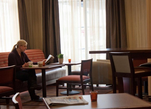 Hampton Inn By Hilton Burlington image 5